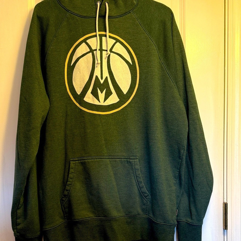 Milwaukee Bucks Green Basketball Logo Hoodie